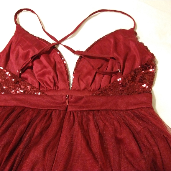 Dress - Picture 4 of 5